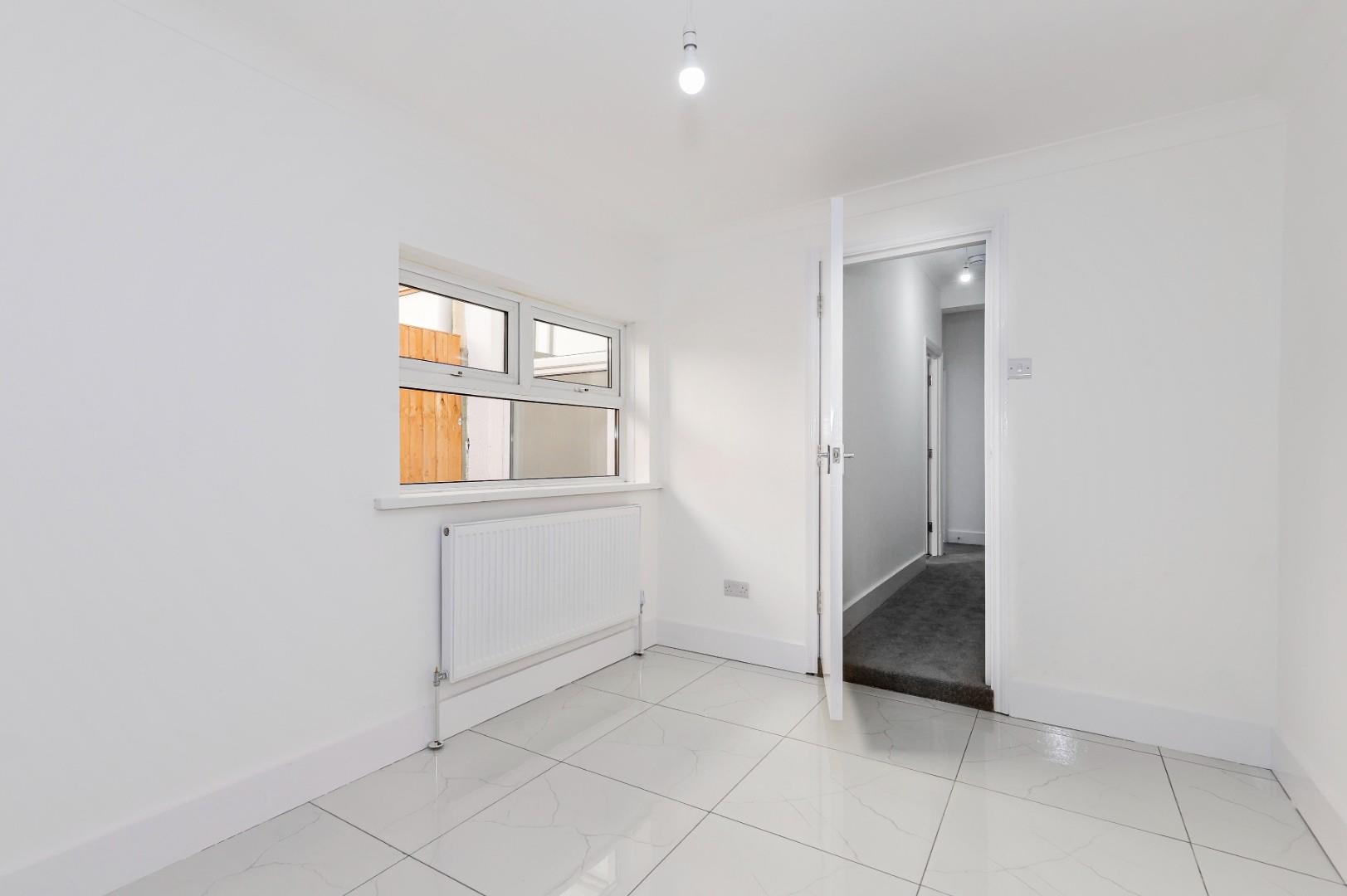 Park Avenue, Barking Bricks.